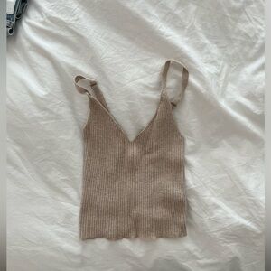 Aritzia crop top